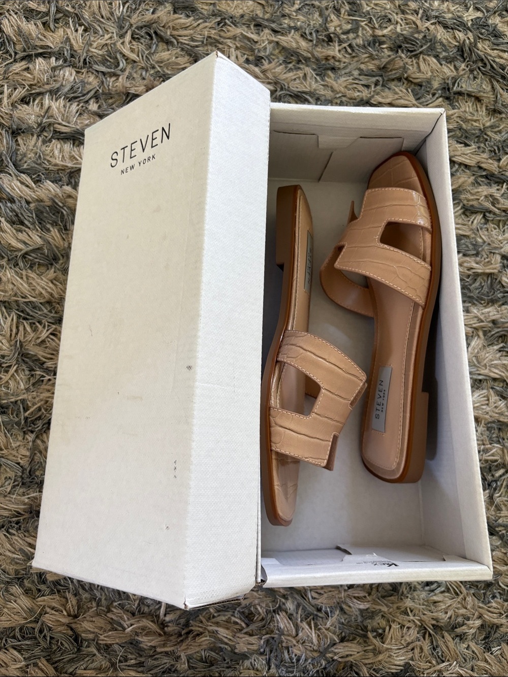 New! STEVEN New York Croc-Embossed Tan Slide Mules Size 6 - Picture 9 of 9